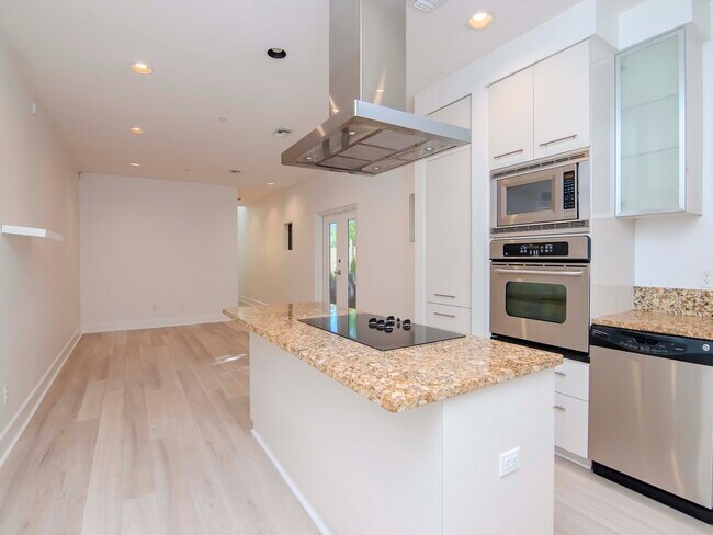 Building Photo - 213 S Moody Ave