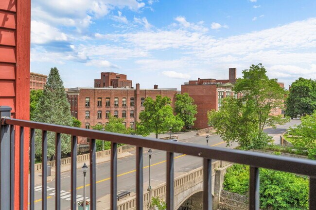 Building Photo - Luxury Condo for Rent – Franklin Place, Bangor