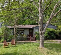 Building Photo - 2706 Drew Valley Rd NE