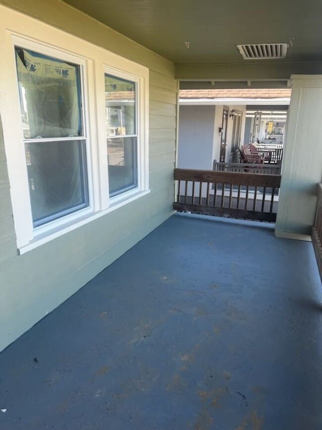 Building Photo - Newly Renovated 3 Bedroom House.