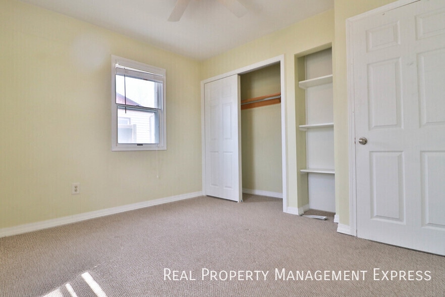 Building Photo - Spacious 2 Bedroom 2 Bath House with Bonus...