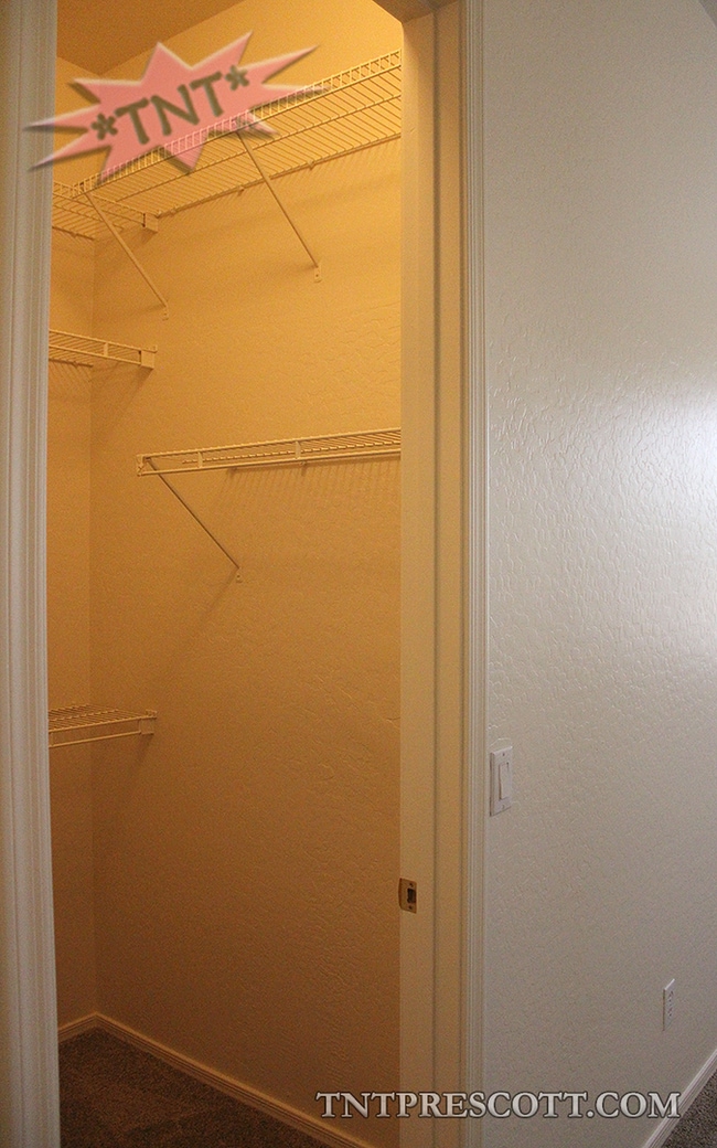 Building Photo - Home in Granville HOA ~ Winter Special!! ~ HOLD