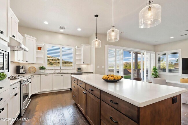 Building Photo - 1476 Sierry Peaks Dr