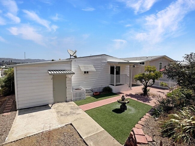 Building Photo - Spacious 2BR/2BA Home for Rent in 55+ Comm...