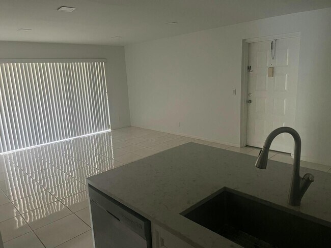 Building Photo - 209 Foxtail Dr