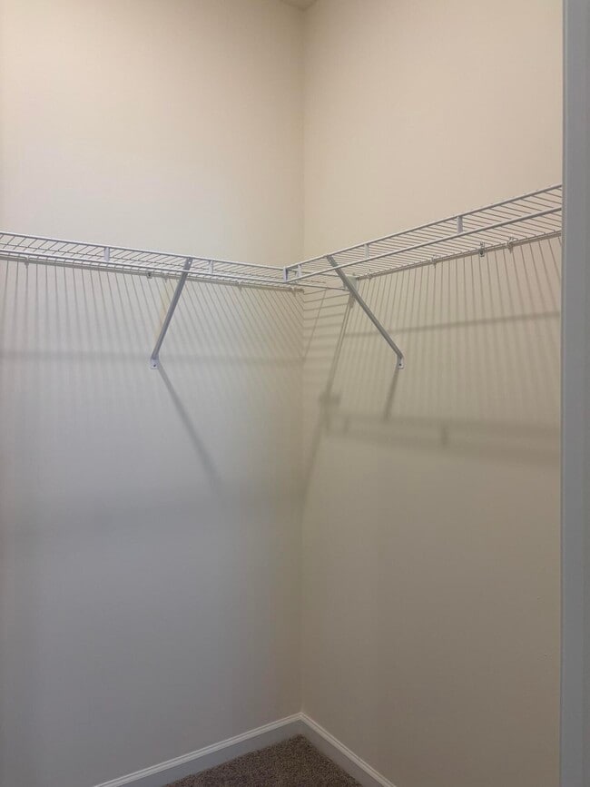 Building Photo - 372 Acorn St