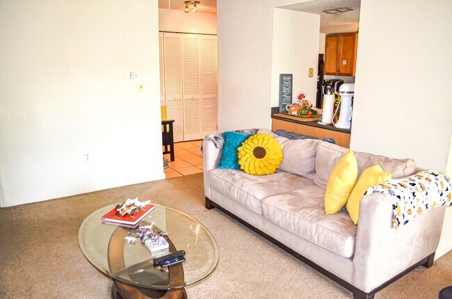 Building Photo - Three bedroom Two bath condo in Creeks Edge