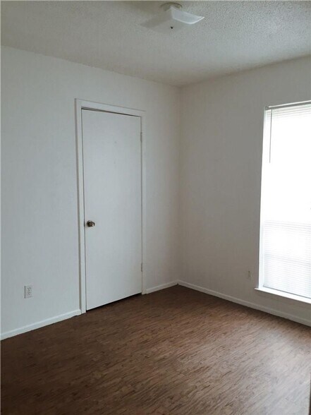 Building Photo - 6840 Margaret Dr