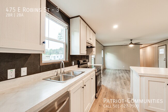 Building Photo - 475 E Robins St