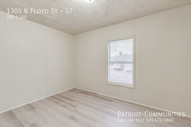 Building Photo - 1305 N Floyd St