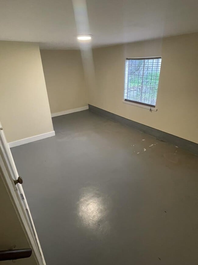 Building Photo - 265 Mastick Ave