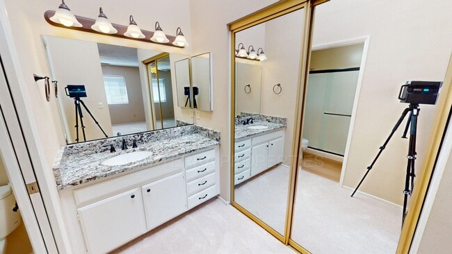 Building Photo - 3 Bed/2.5 Bath Townhome In Eastside Costa ...