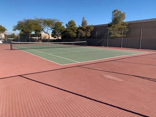 Building Photo - GREAT DOWNSTAIRS UNITIN GATED COMMUNITY LO...