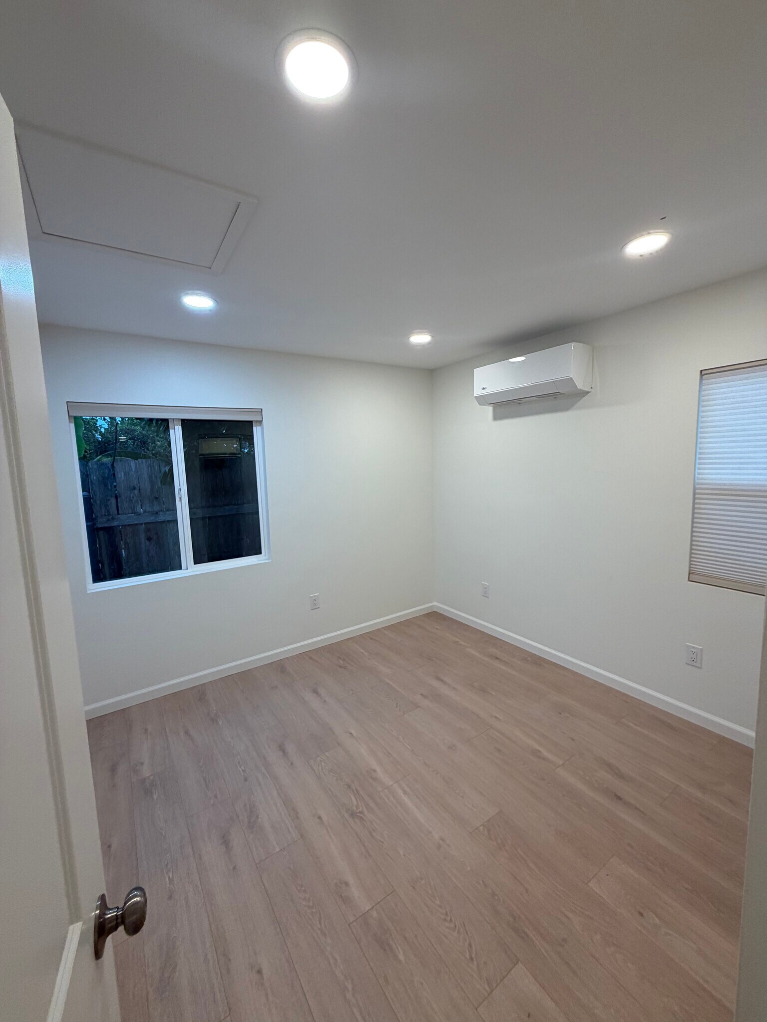 Building Photo - 10896 Worthing Ave