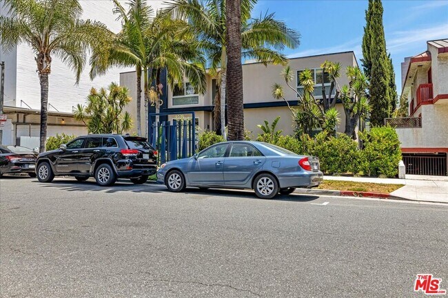Building Photo - 210 S Hamilton Dr