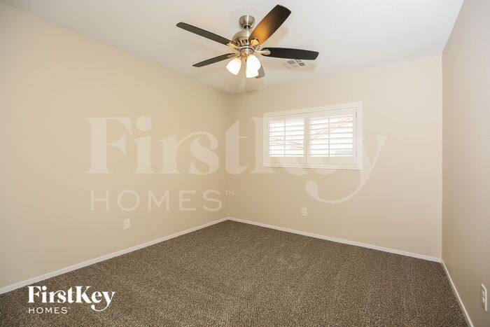 Building Photo - 8288 Vanity Fair Ln