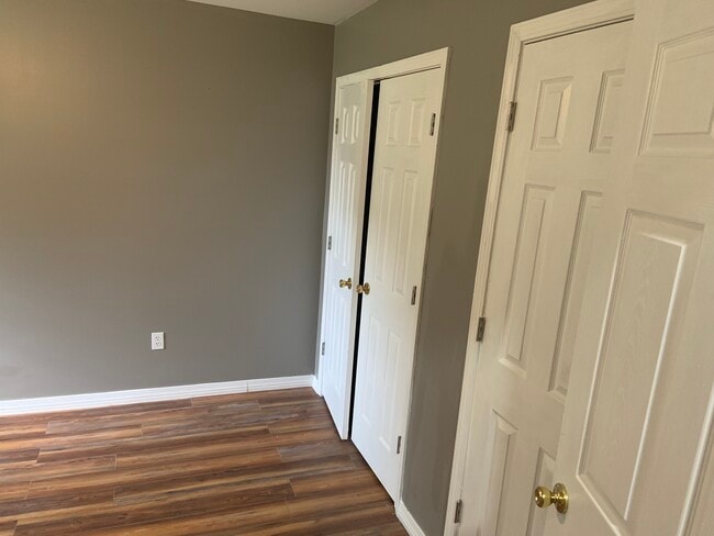 Building Photo - 1130 N 13th Ave