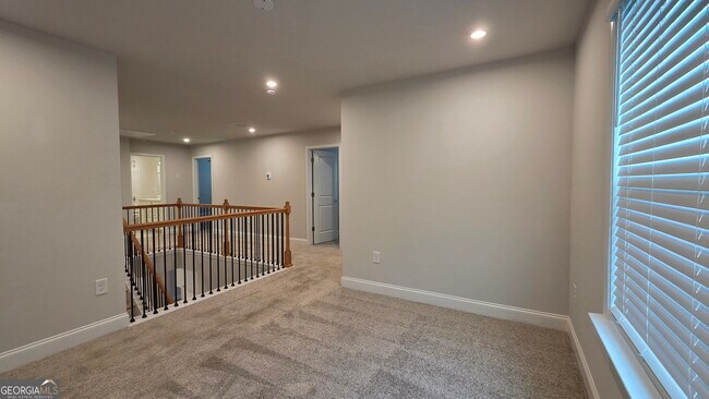 Building Photo - 521 Elkwood Ln
