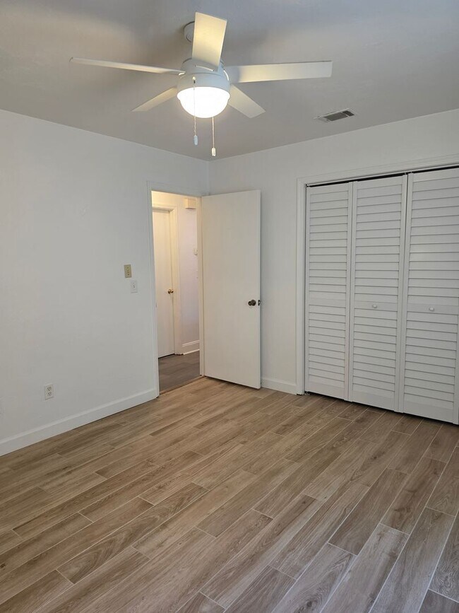 Building Photo - 2350 Hartsfield Way
