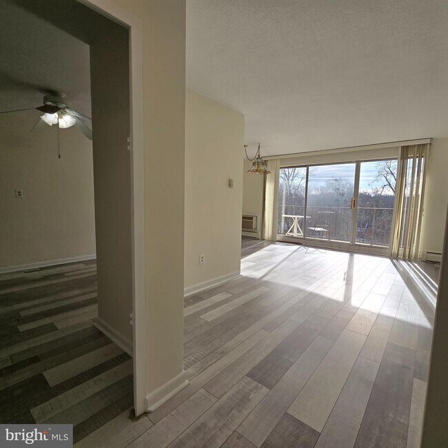 Building Photo - 111 Chestnut St