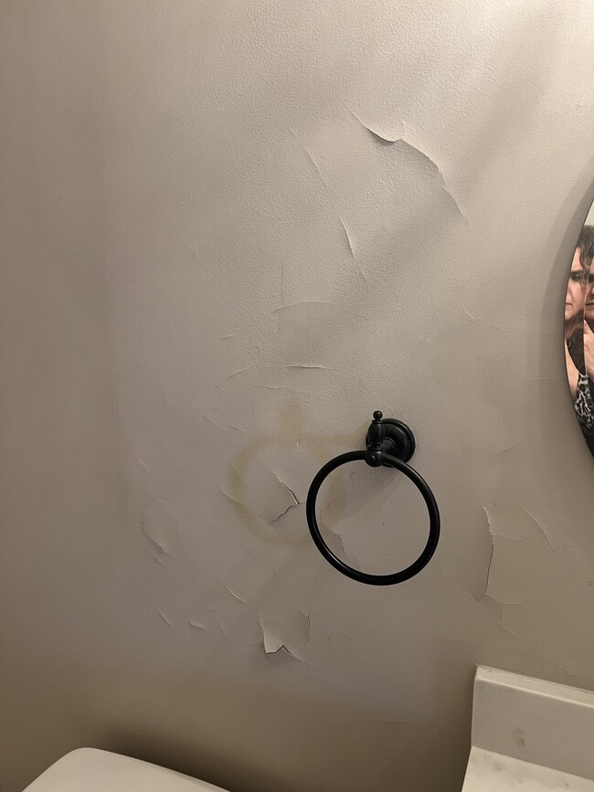 Building Photo - 603 Poplar Ave