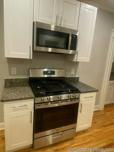 Building Photo - 42 Monadnock St