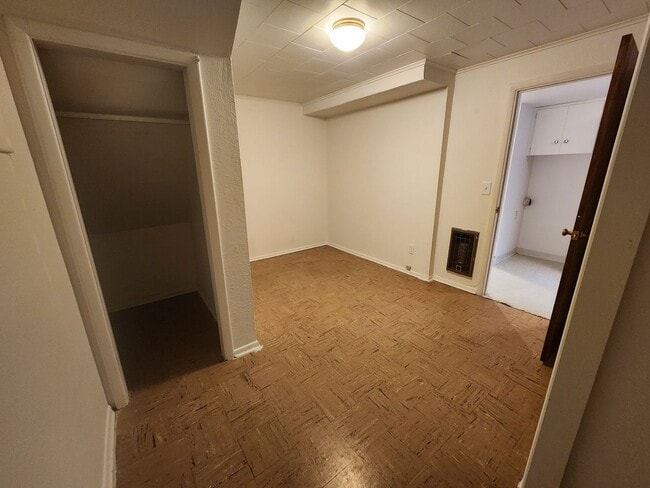 Building Photo - 463-465 SW State Street