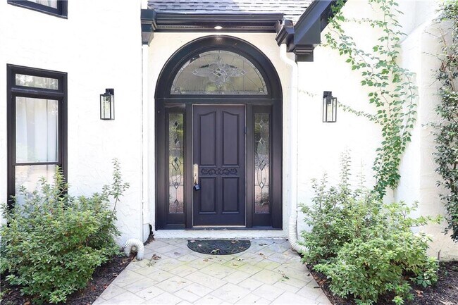 Building Photo - 700 S Brighton Ct