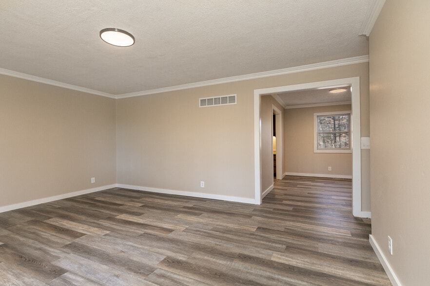 Building Photo - 137 Wallen Blf