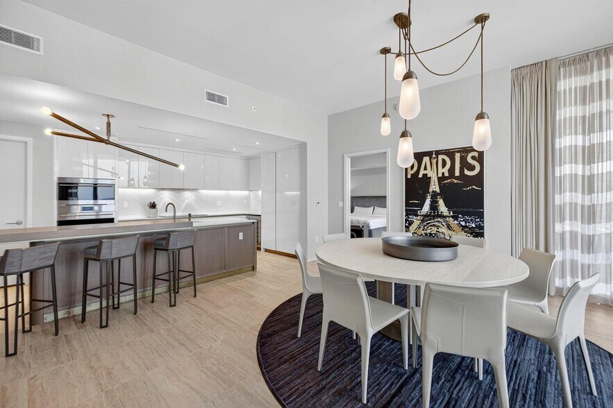 Building Photo - 525 N Fort Lauderdale Beach Blvd