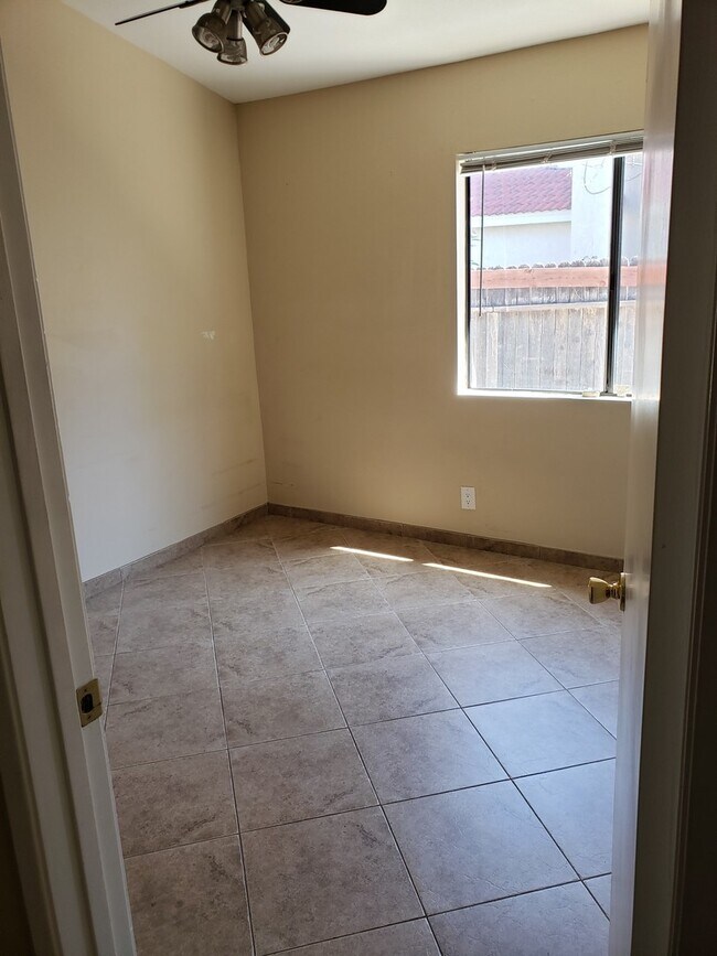 Building Photo - Beautiful home in great neighborhood!