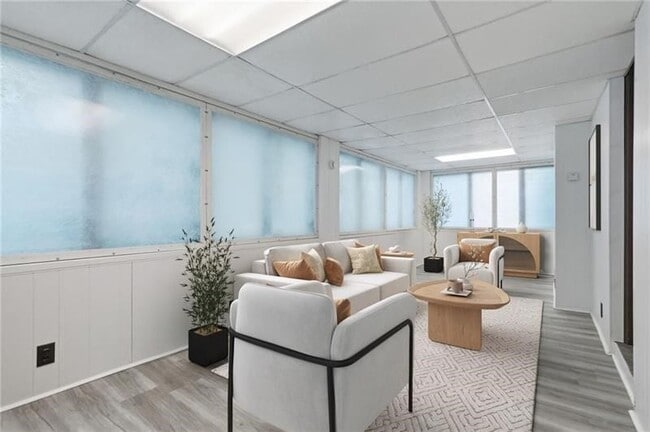 Building Photo - 3841 Lawnview Ave