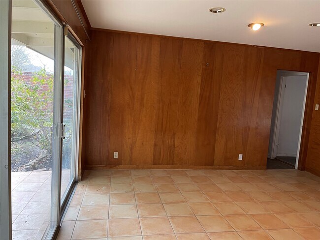 Building Photo - 5122 Jackwood St