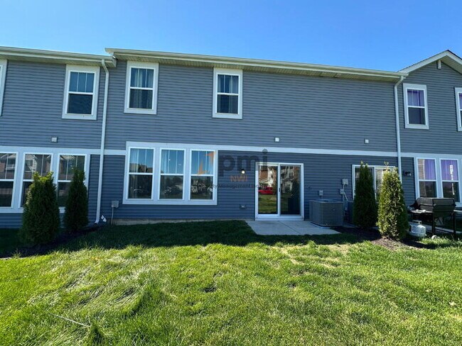 Building Photo - 8366 Kannon Dr