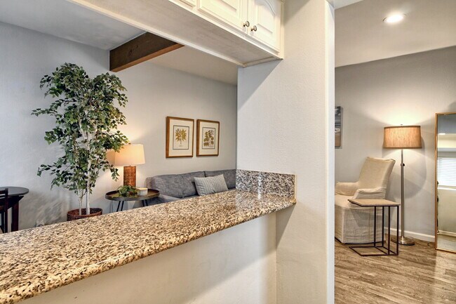 Building Photo - Charming 1-Bedroom Oasis on Highland Drive, Oxnard - Silver Strand
