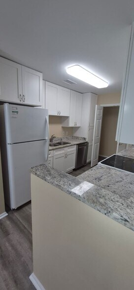 Kitchen - 50 Pebble Beach Cv