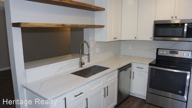 Building Photo - 2 br, 2.5 bath House - 7719 Wilmington Dr