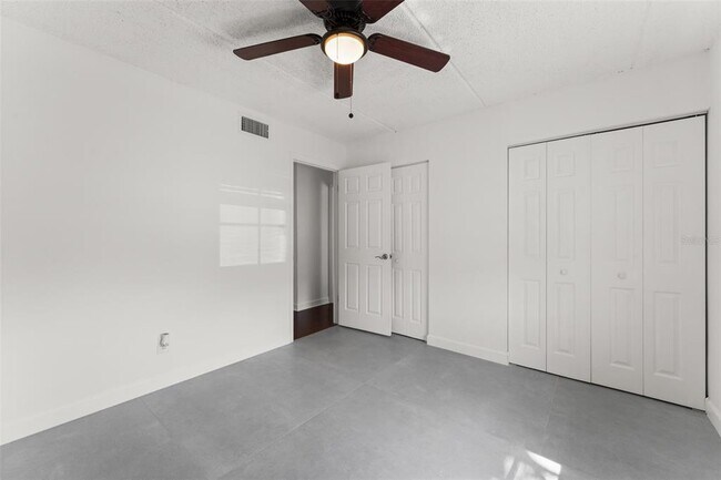 Building Photo - 225 Lewfield Cir