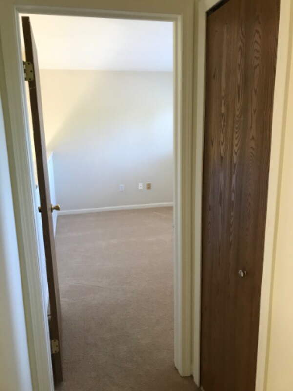Building Photo - 5482 Country Club Ln