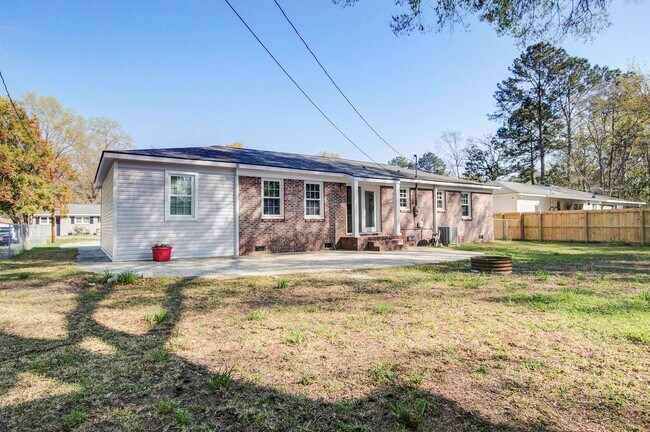 Building Photo - 229 Jean Wells Dr