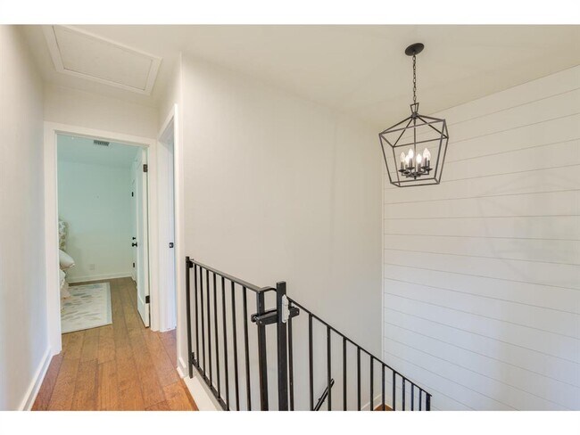 Building Photo - 8700 Mountainwood Cir