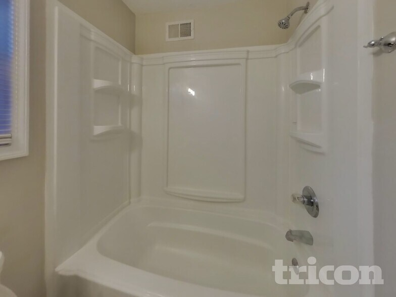 Building Photo - 426 Kinsey Blvd