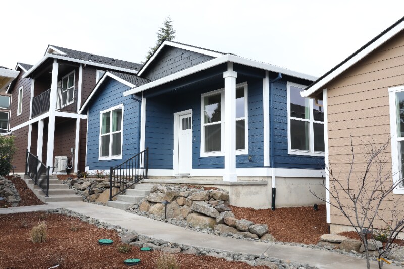 Building Photo - 12917 SE Ridgecrest Rd