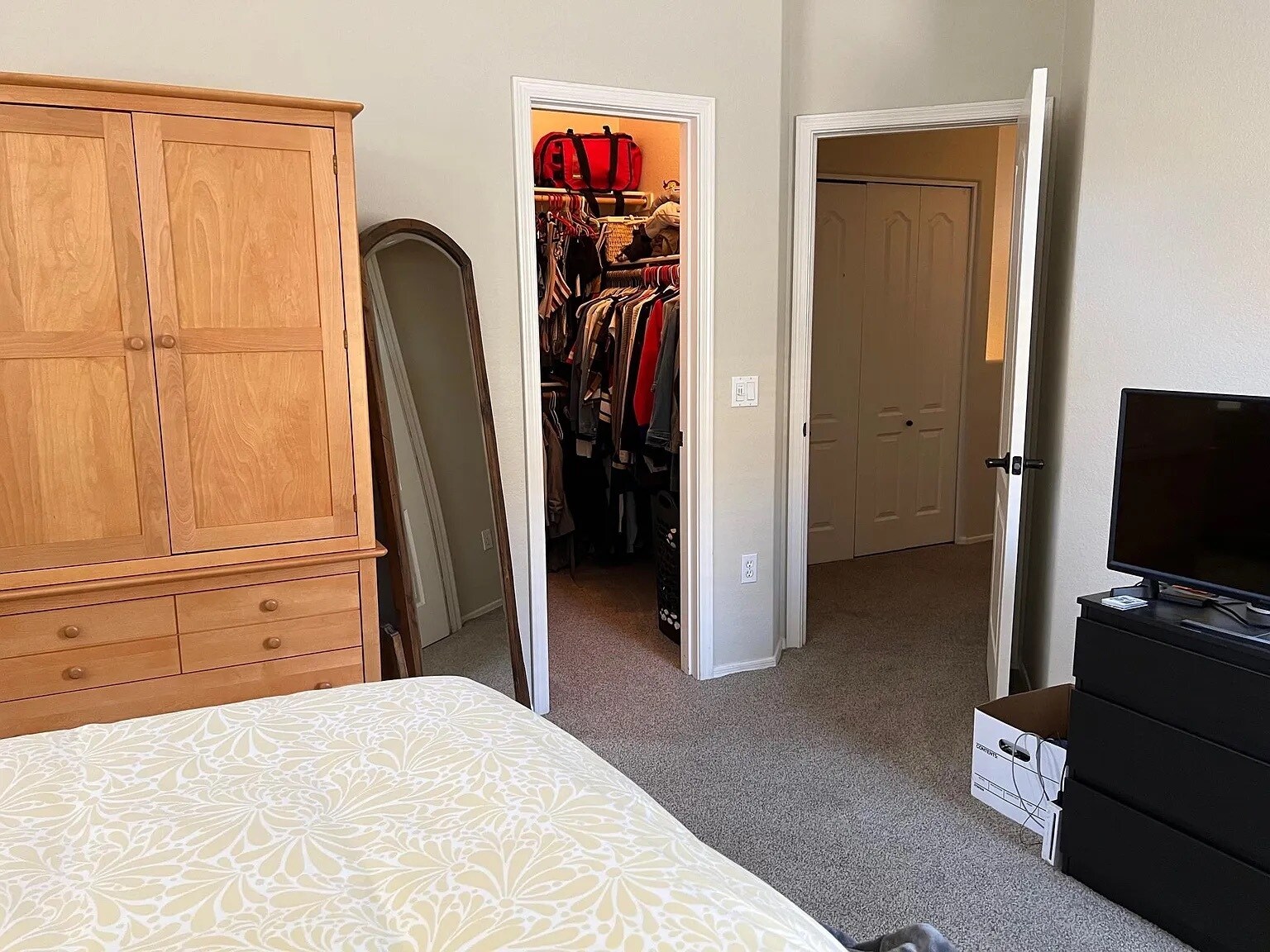 Master Closet - 2402 E 5th St