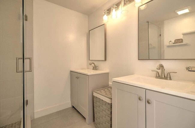 Building Photo - 593 Green Springs Pl