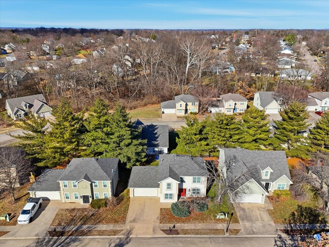 Building Photo - 421 S Village Cir