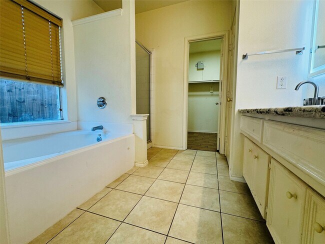 Building Photo - 931 Sierra Springs Ln