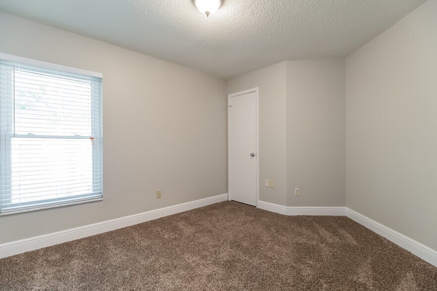 Building Photo - 1003 Ragsdale Rd