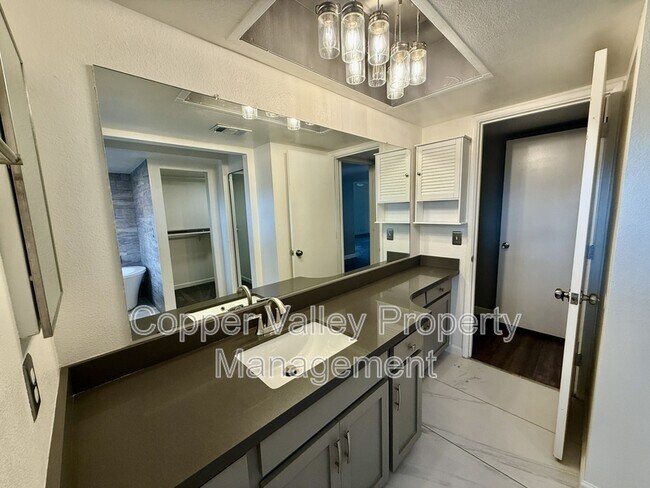 Building Photo - 4415 W Gelding Dr