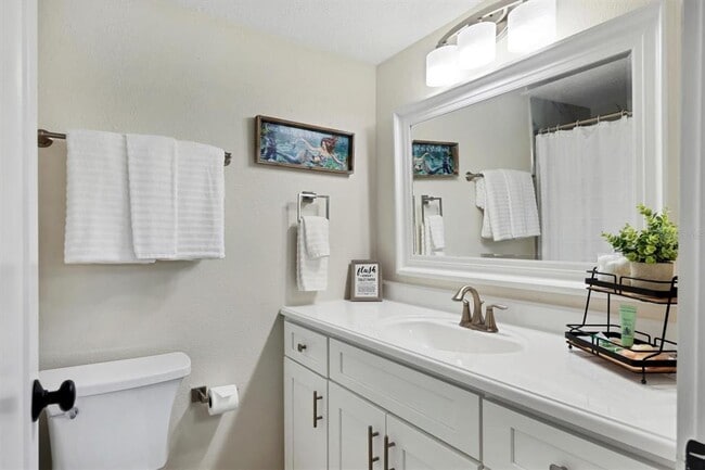 Building Photo - 500 S Washington Dr